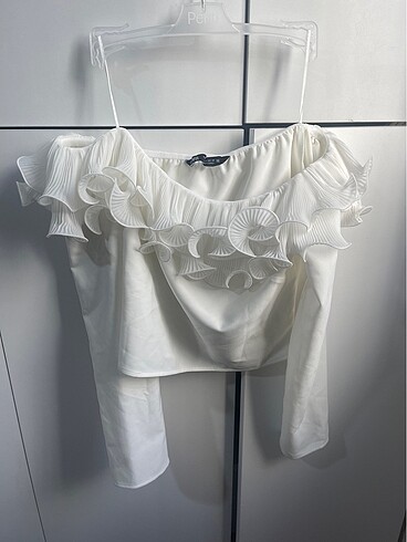 Zara fırfırlı açık yaka bardot bluz