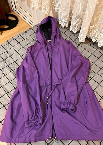 Mor Kapüşonlu Kadın Yağmurluk - Görsel 2