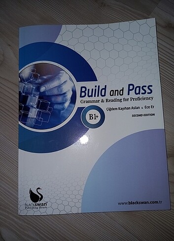 Build and pass b+ İngilizce kitap