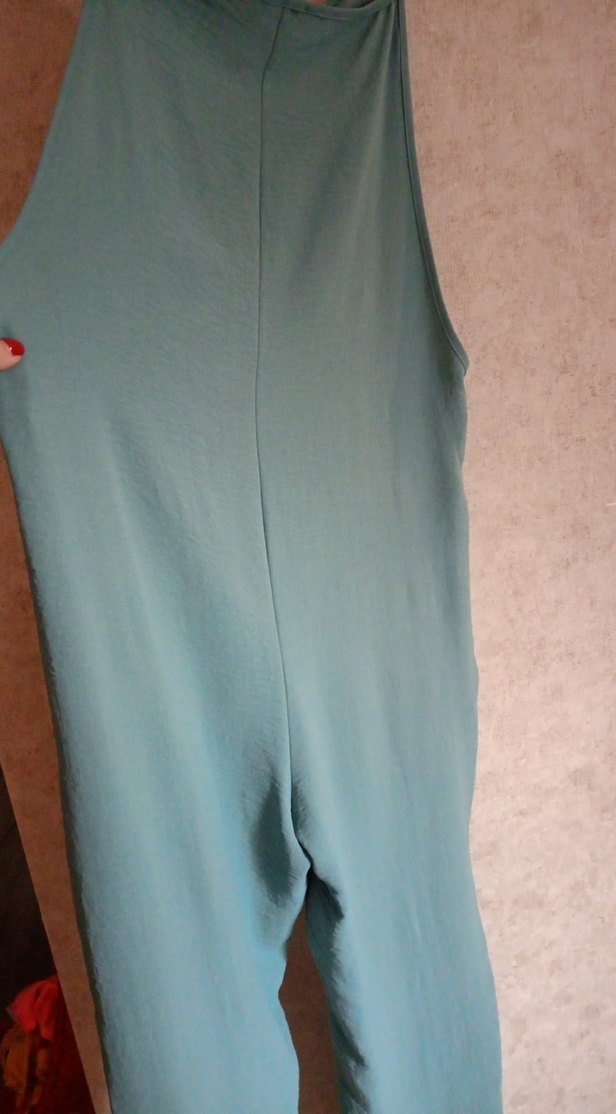 yeşili Kolsuz Yüksek Yakalı Kadın Tulum - Görsel 2