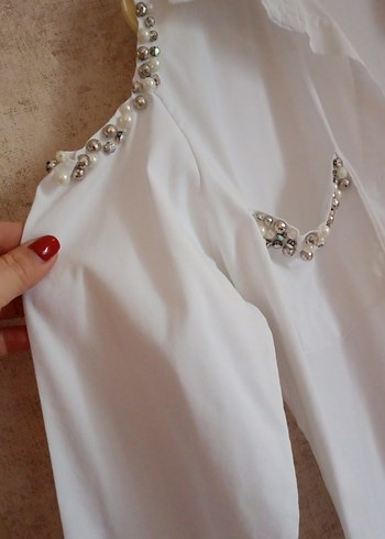 Uzun Kollu Beyaz Keten Kadın Gömlek - Görsel 2