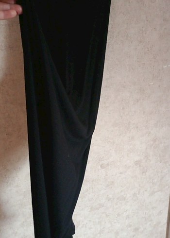 Siyah V Yaka Uzun İnce Askılı Elbise - Görsel 2