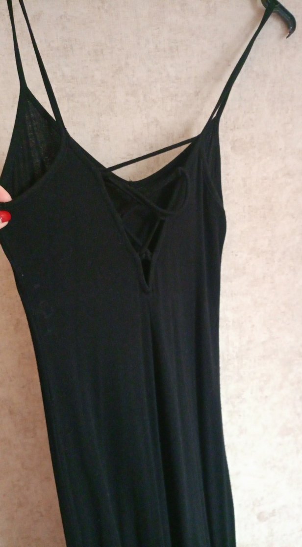 Siyah V Yaka Uzun İnce Askılı Elbise - Görsel 3