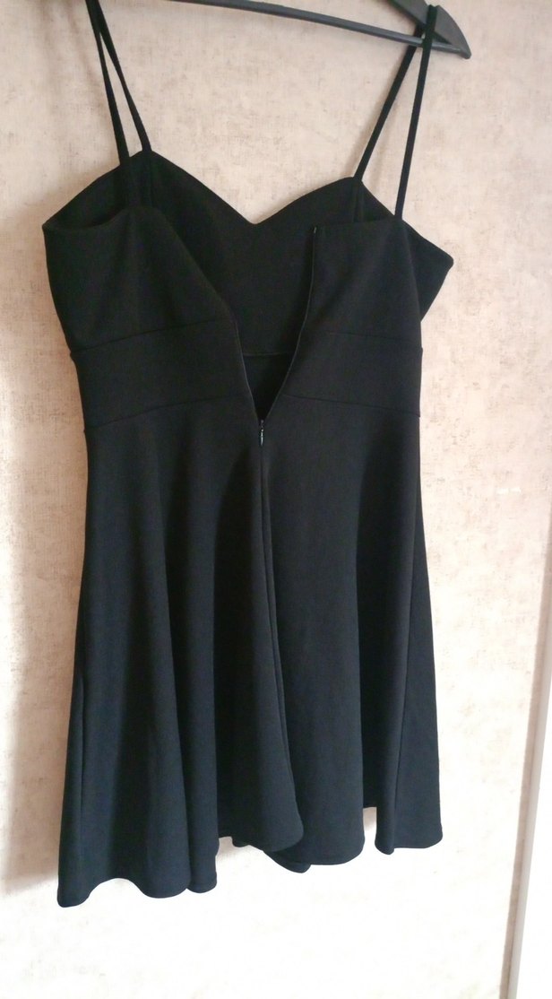 Siyah V Yakalı Midi Elbise - Görsel 3