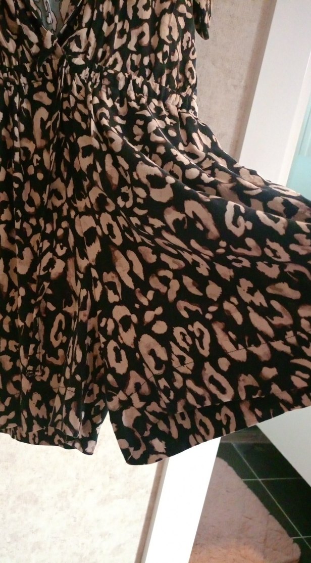 Bohem Yılan Desenli V Yaka tulum şortlu - Görsel 2