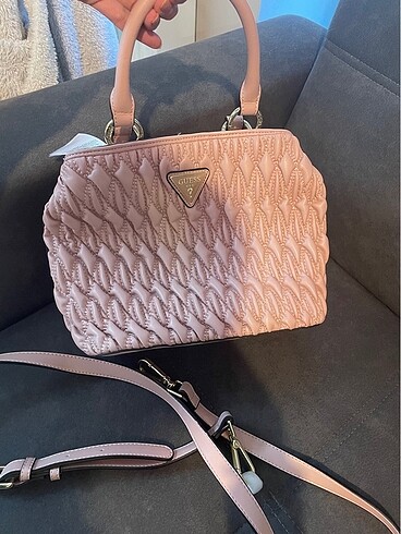 GUESS ORİJİNAL PEMBE ÇANTA