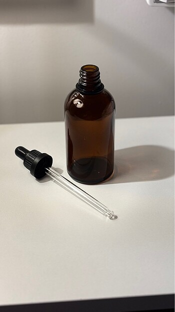 Boş serum şişesi