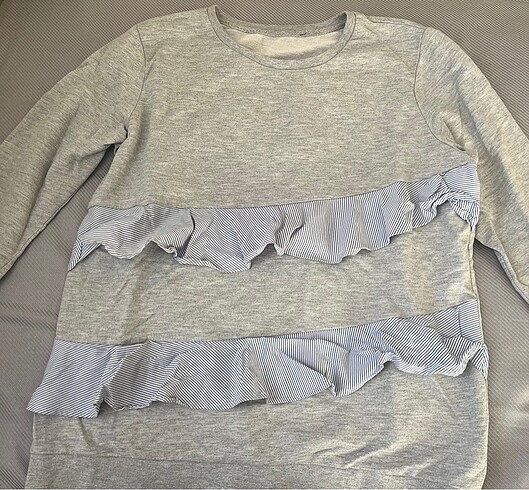 m Beden Fırfırlı Sweatshirt
