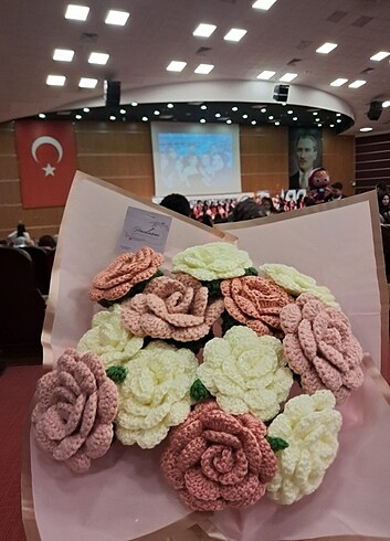 Örgü gül buketi 12li