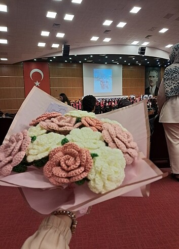  Beden Örgü gül buketi 12li