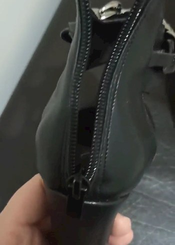 Zincir Detaylı Siyah Deri Stiletto - Görsel 5