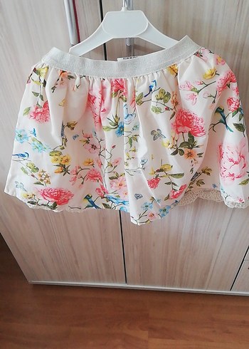 Çiçek Desenli Beyaz Fırfırlı Kız Eteği - Görsel 2