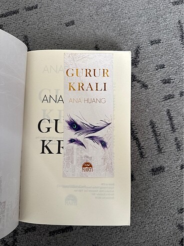 Beden Renk Gurur Kralı - Ana Huang