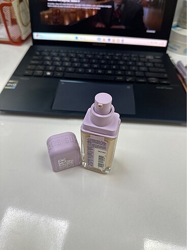  Beden Maybelline Superstay fondöten