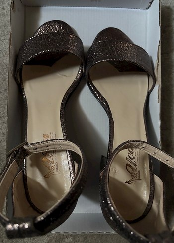 Kahverengi Parlak Deri Yılan Desenli Topuklu Ayakkabı - Görsel 2