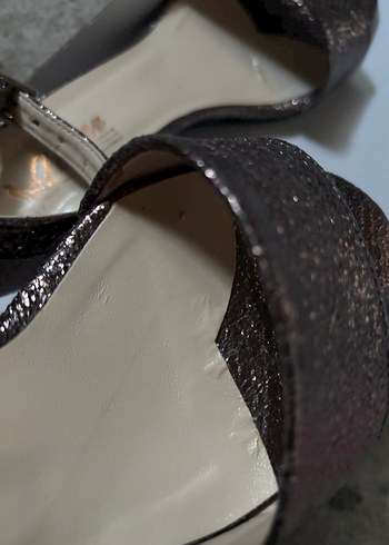 Kahverengi Parlak Deri Yılan Desenli Topuklu Ayakkabı - Görsel 4