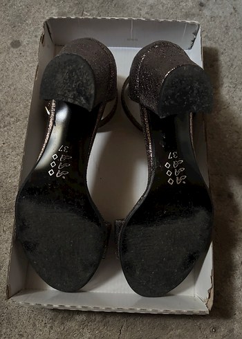 Kahverengi Parlak Deri Yılan Desenli Topuklu Ayakkabı - Görsel 5