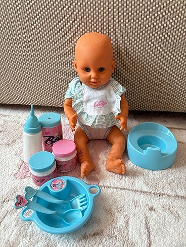 Altını ıslatan oyuncak bebek