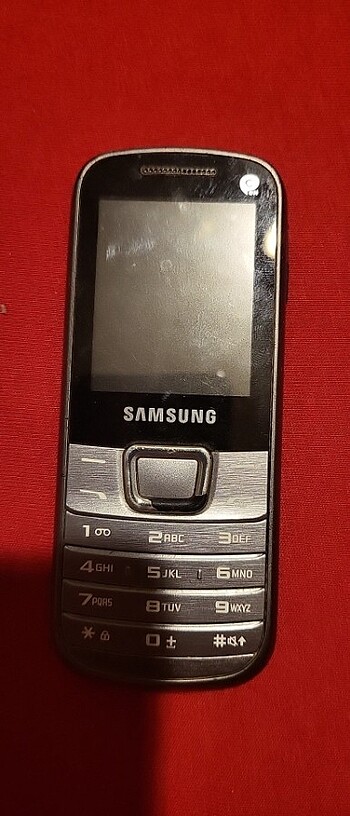 Eski model samsung gt-e2250 kameralı cep telefonu