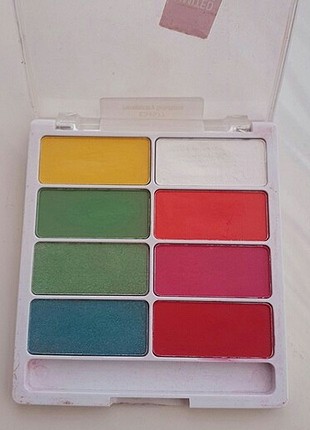 universal Beden yeşil Renk Wet n Wild Far Paleti