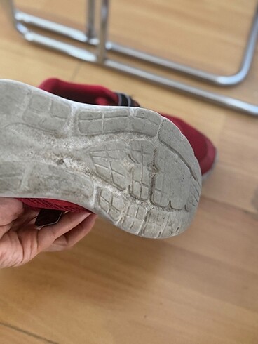 31 Beden kırmızı Renk Under armour spor ayakkabı
