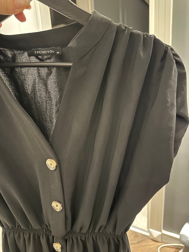 Siyah Düğmeli Midi Elbise - Görsel 3