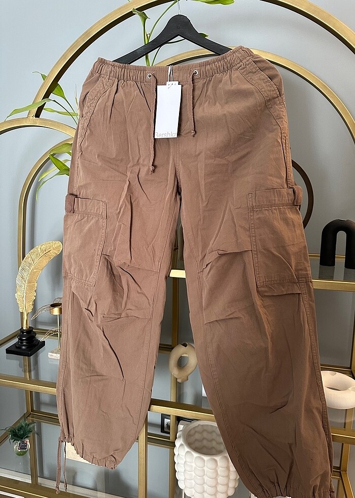 Bershka paraşüt pantolon etiketli - Görsel 2