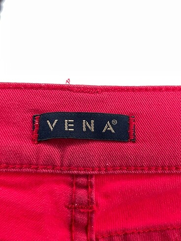 26 Beden pembe Renk Vena Bermuda / Kapri %70 İndirimli.
