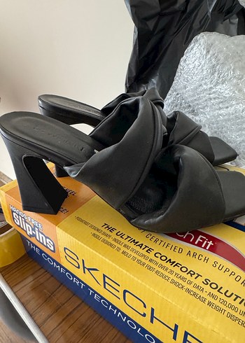 Siyah Kadın Topuklu Sandalet - Görsel 2