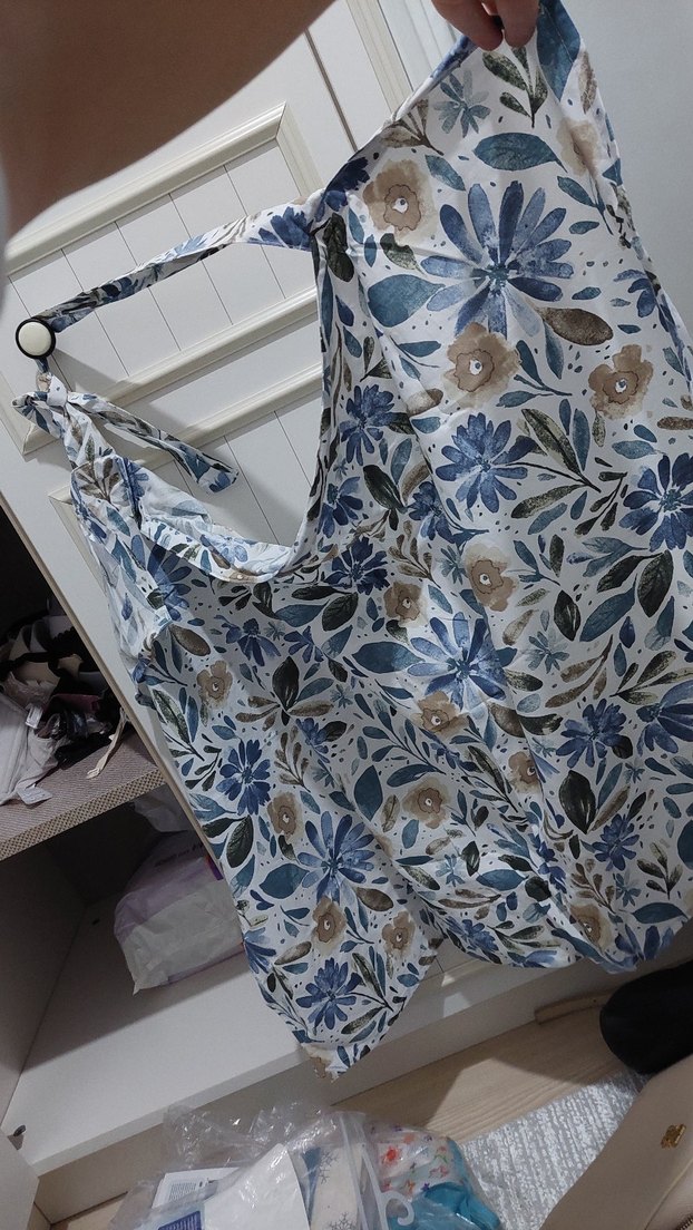 Gri Kapüşonlu Baskılı Emzirme Önlüğü - Görsel 3