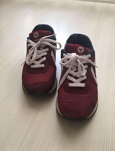 Hummel süet spor