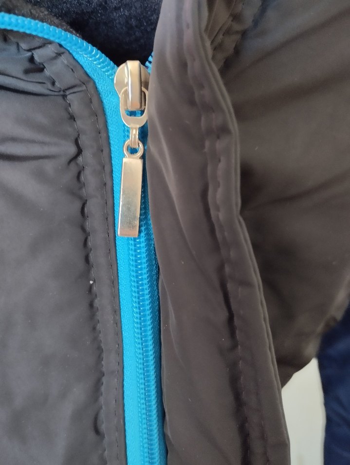 Erkek Çocuk Kapüşonlu Mavi Fermuarlı Kaban - Görsel 5