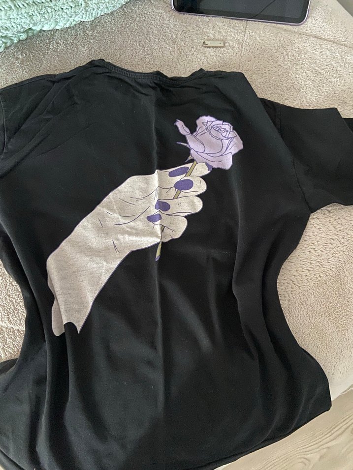 siyah Tişörtü - Görsel 2