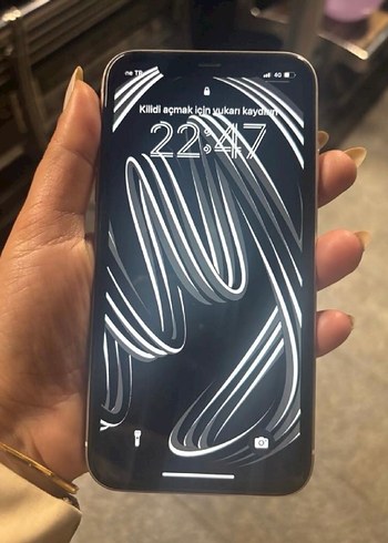 Beyaz iPhone 11 Çift Kamera - Görsel 2