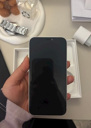 Beyaz iPhone 12 - Görsel 7