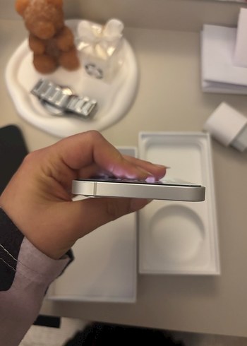 Beyaz iPhone 12 - Görsel 6