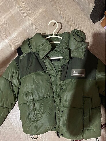 BERSHKA mont