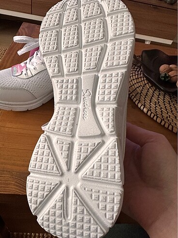 37,5 Beden Skechers spor ayakkabı