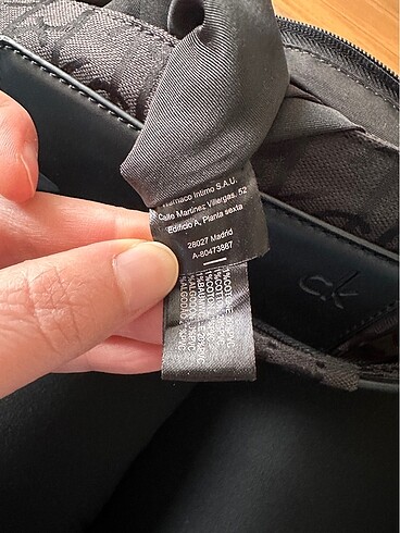  Beden Calvin Klein çapraz çanta