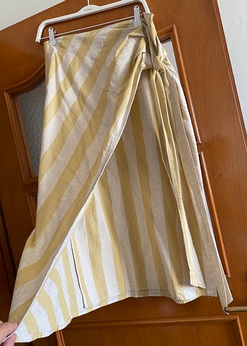 Sarılı Uzun Sarı Çizgili Etek - Görsel 4