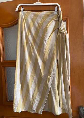 Sarılı Uzun Sarı Çizgili Etek - Görsel 3
