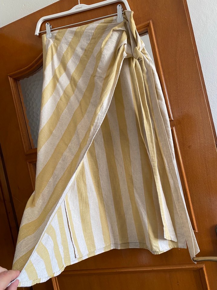 Sarılı Uzun Sarı Çizgili Etek - Görsel 4