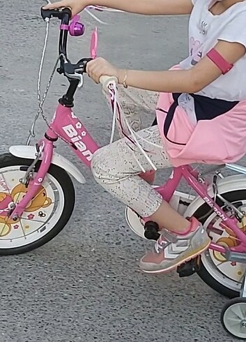 Kız çocuk bisiklet 4 tekerlekli bianchi marka