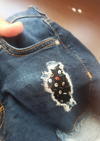 Düğmeli Nakışlı Koyu Mavi çocuk şort - Görsel 4