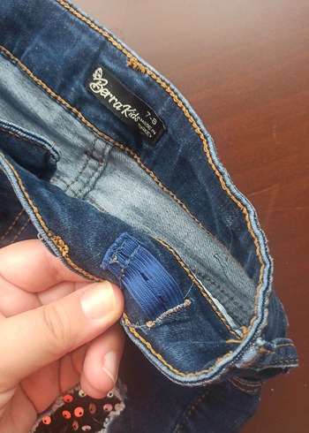 Düğmeli Nakışlı Koyu Mavi çocuk şort - Görsel 3