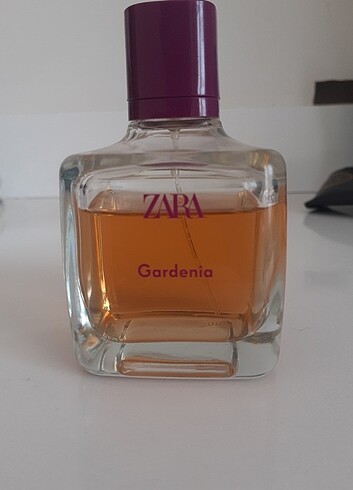 Zara gardenia parfüm