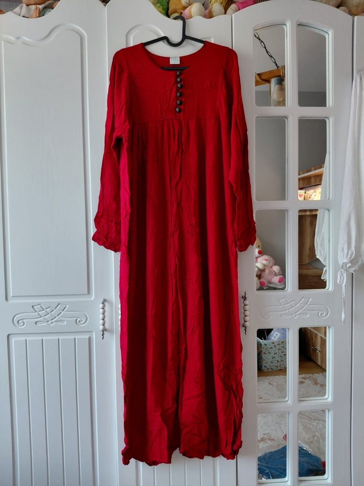 KIRMIZI RENGİ TESETTÜR ELBİSE - Görsel 2