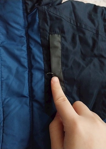 Koyu Mavi Kapüşonlu Erkek Çocuk Mont - Görsel 2