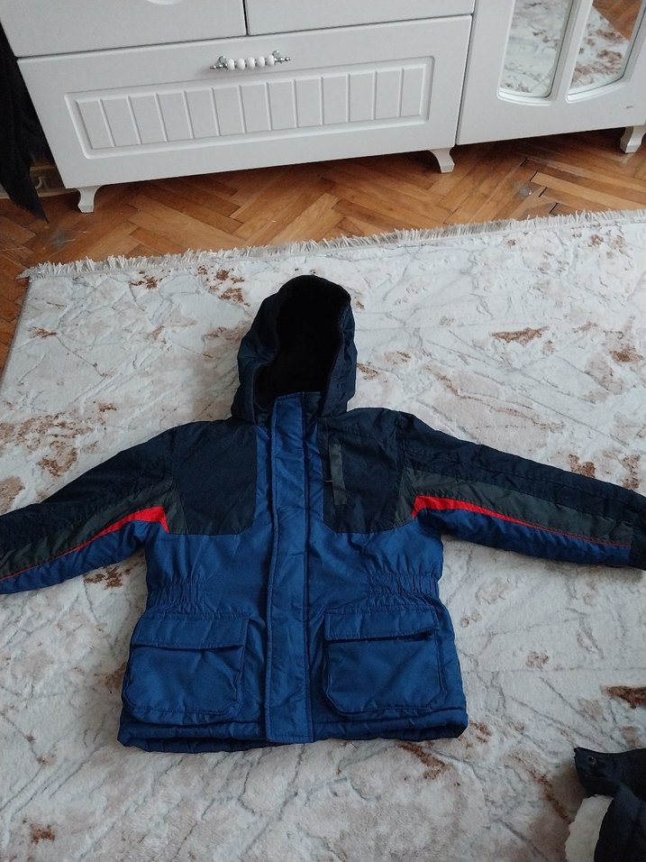 Koyu Mavi Kapüşonlu Erkek Çocuk Mont - Görsel 3