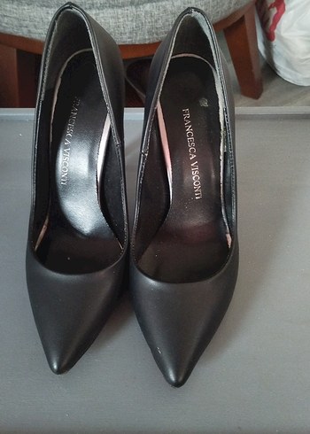 siyah stiletto hakiki deri